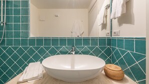 Dusche, Haartrockner, Bidet, Handtücher