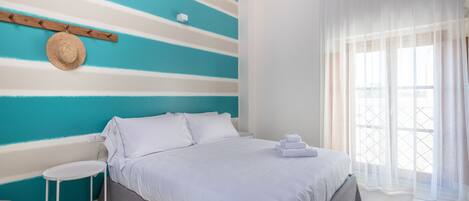 Iron/ironing board, free WiFi, bed sheets