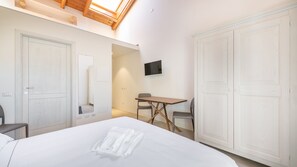Bügeleisen/Bügelbrett, kostenloses WLAN, Bettwäsche