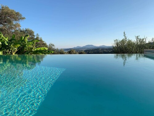 PRESTIGE VILLAS 'Tree Tops' - North East Coast Villa with infinity pool...
