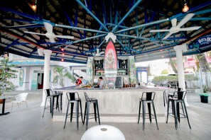 酒吧(店内)
