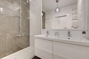 Apartment, Non Smoking, Balcony | Bathroom | Shower, hair dryer, towels - Flats For Rent - Apartment by the sea (Gdansk)