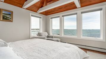 5 Schlafzimmer, Schreibtisch, Bügeleisen/Bügelbrett, kostenloses WLAN