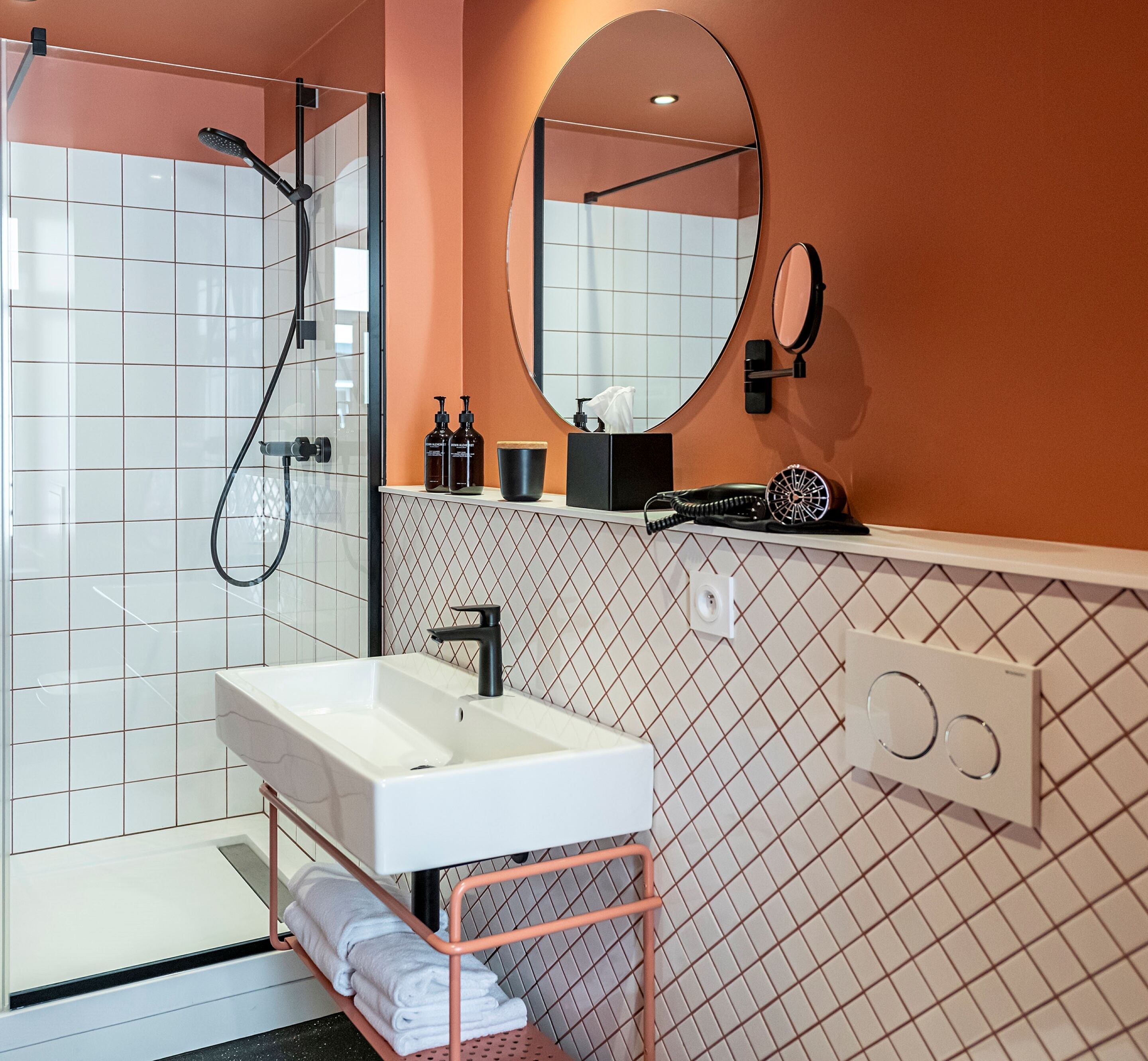 shower, free toiletries, hair dryer, towels