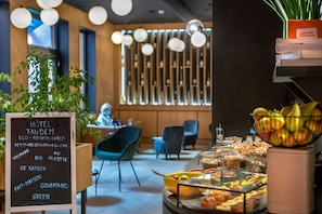 Daily buffet breakfast (EUR 20 per person) - Hotel Tandem - Boutique Hotel (Strasbourg)