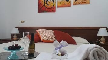 Hochwertige Bettwaren, Daunenbettdecken, schallisolierte Zimmer