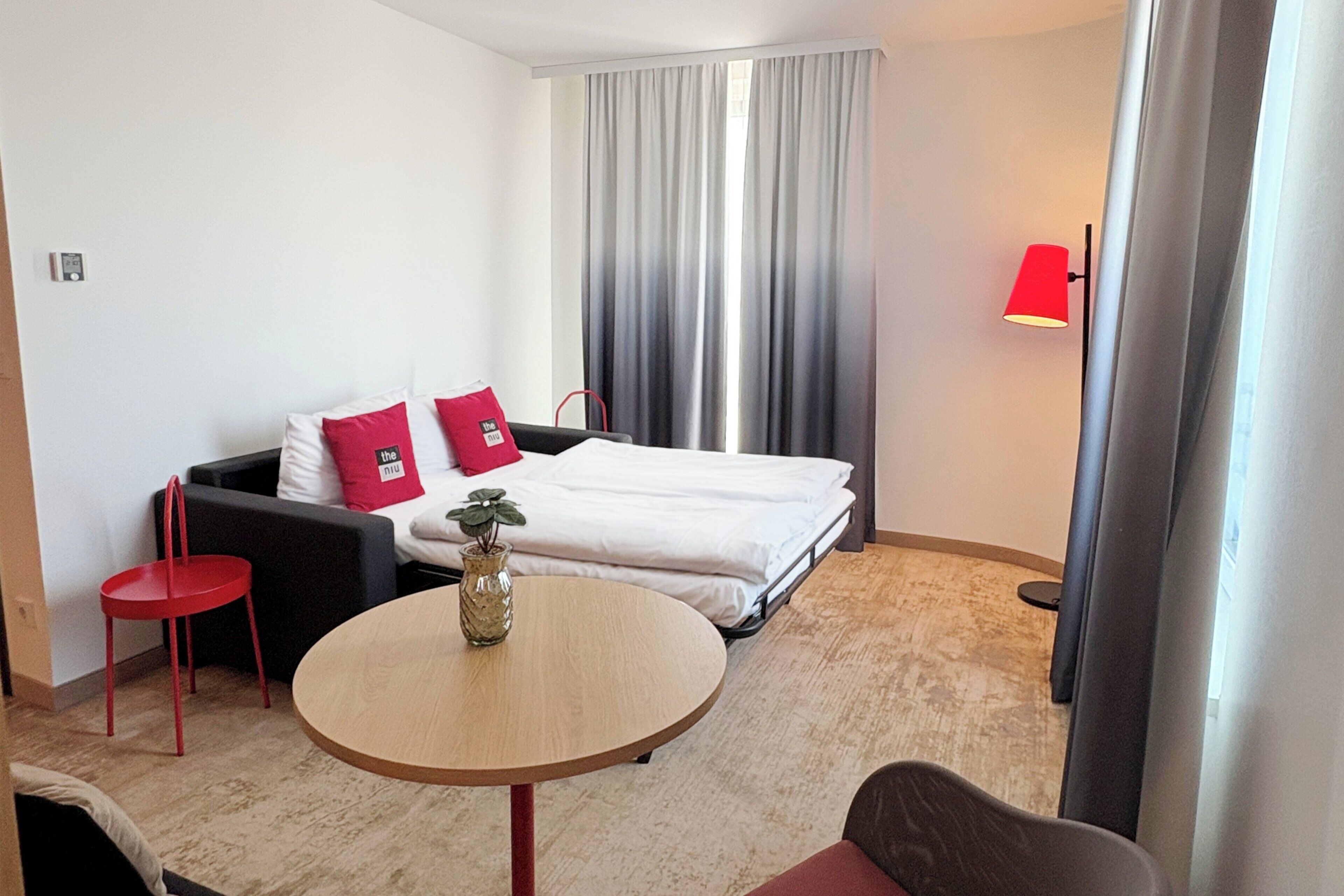 ห้องพรีเมียม, เตียงควีนไซส์ 1 เตียง และโซฟาเบด (Roof Terrace, Family Room)