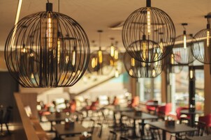 Tägliches Frühstücksbuffet gegen Gebühr
