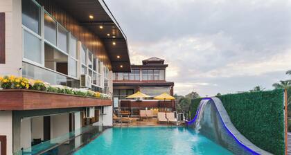 Beach Corridor Hotel & Spa with Free Airport Shuttle