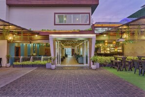 Exterior - Beach Corridor Hotel & Spa with Free Airport Shuttle (Negombo)