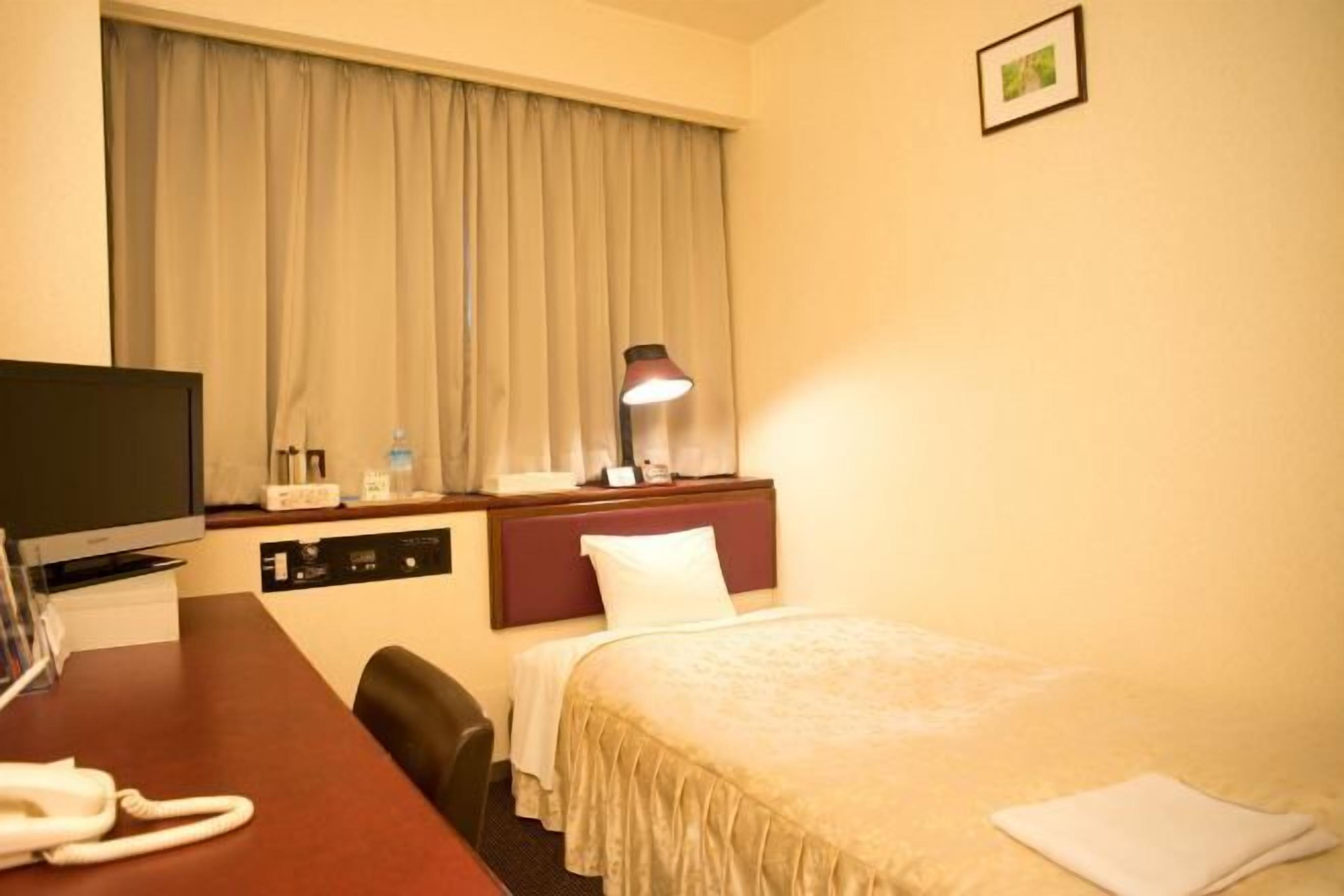 Työpöytä, ilmainen Wi-Fi, vuodevaatteet