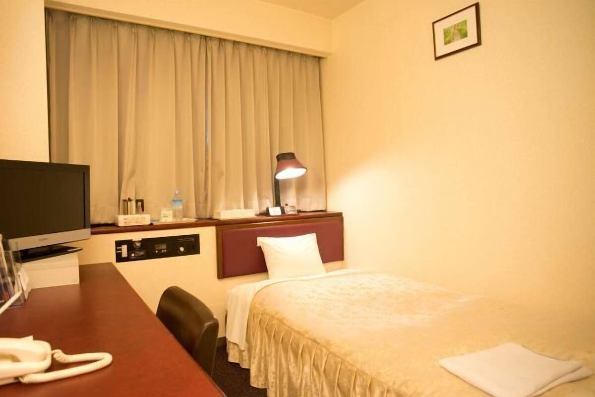 Työpöytä, ilmainen Wi-Fi, vuodevaatteet