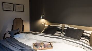 3 bedrooms, in-room safe, iron/ironing board, free WiFi