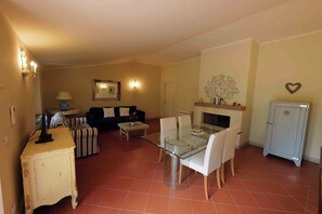 TV, ping pong - AGRITURISMO IL PRINCIPINO Apartment 8 (vinci)