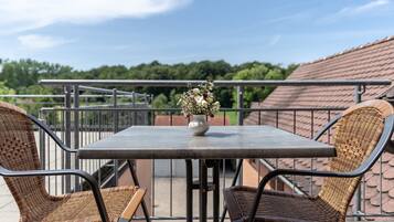 Habitación doble, vista al jardín | Vista del balcón