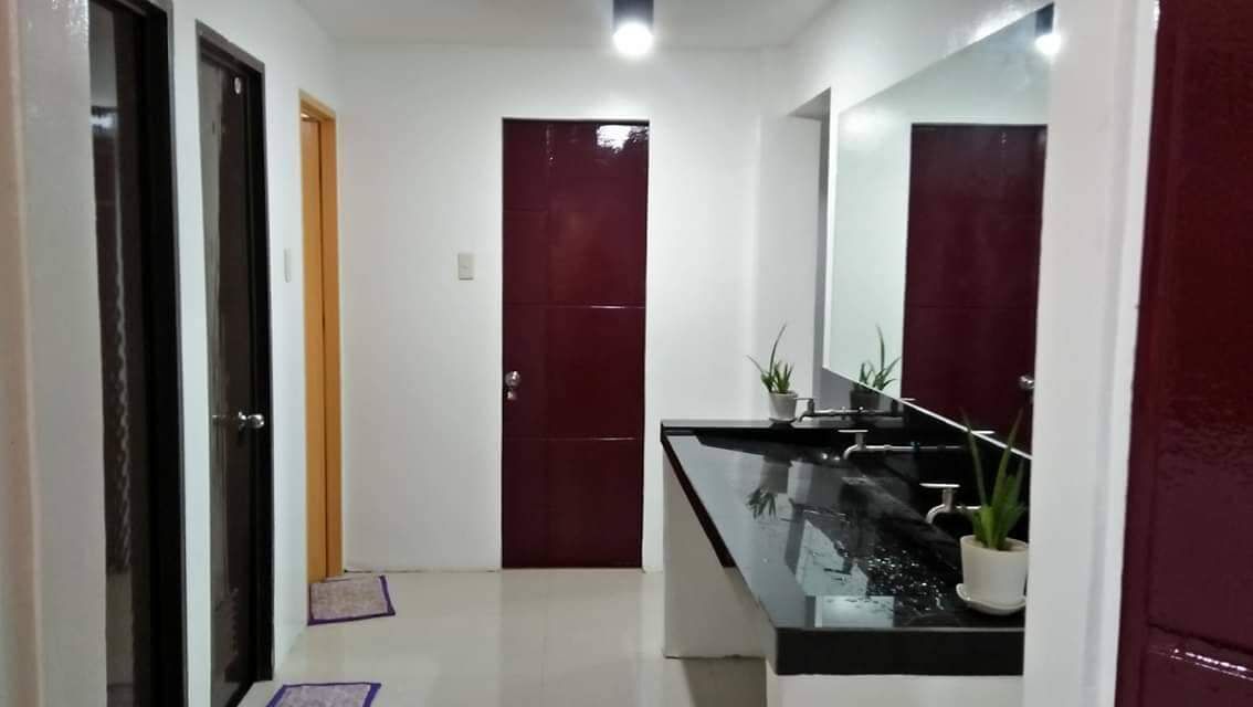 Familienzimmer | Badezimmer | Dusche, Handtücher