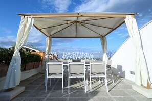Outdoor dining - FAMILIAR ELEGANT SUITE (Ugento)