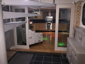 Hus | 2 soverom, strykejern/-brett, wi-fi (inkludert) og sengetøy