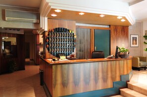 Reception - Hotel Passacor (Borgocarbonara)