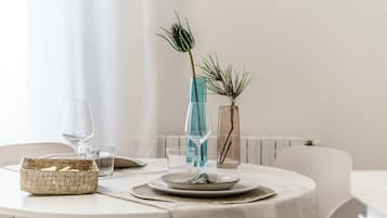 Apartment, 1 Bedroom | In-room dining