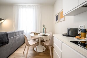 Apartment, 1 Bedroom | Private kitchenette