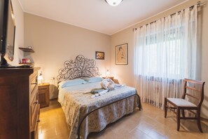 2 Schlafzimmer, Zimmersafe, Bügeleisen/Bügelbrett, Reisekinderbett