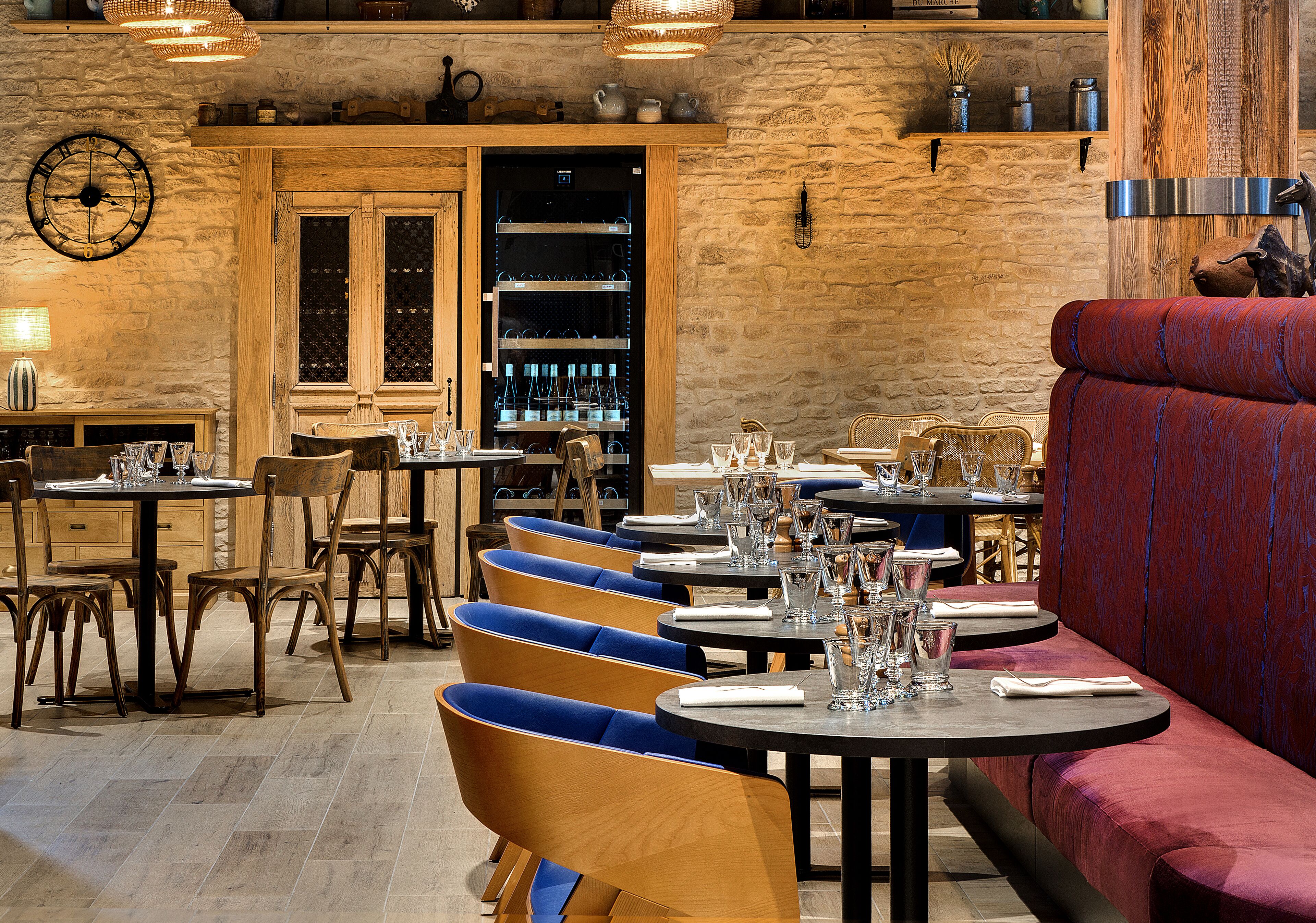 Déjeuner et dîner servis sur place