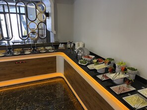 Free daily buffet breakfast