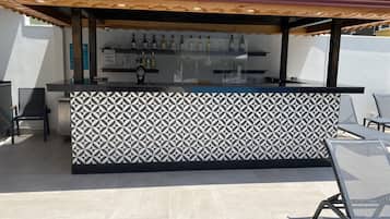 Bar vid poolen