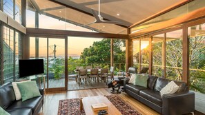 Smart TV, fireplace, DVD player