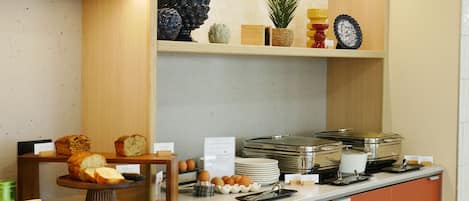 Daily buffet breakfast for a fee