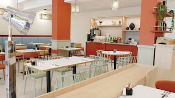 Colazione a buffet a pagamento, servita tutte le mattine
