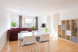 Executive Apartment, 2 Bedrooms | Living room