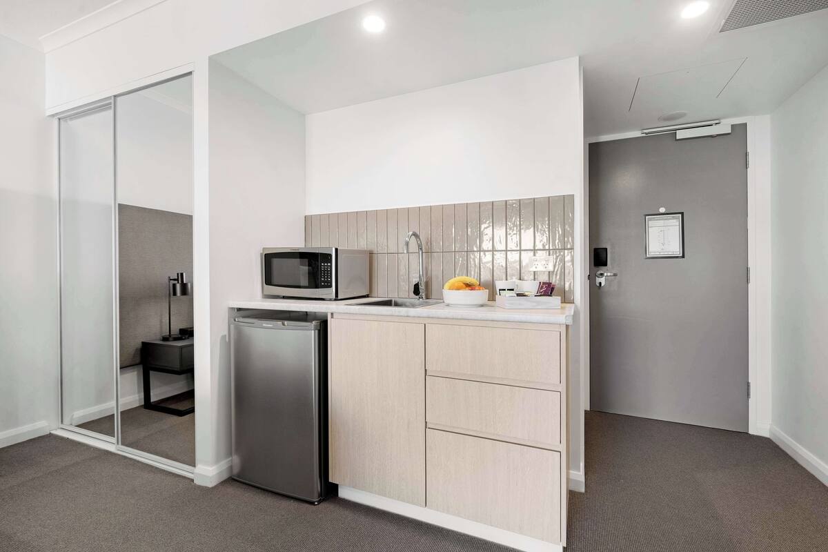 1 bedroom, desk, laptop workspace, rollaway beds