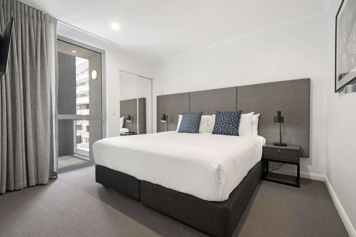 1 bedroom, desk, laptop workspace, rollaway beds