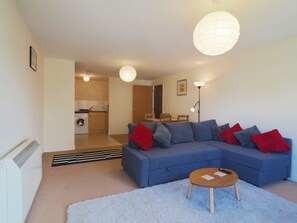 Apartament, 1 dormitori | Sala d'estar | Televisor de pantalla plana