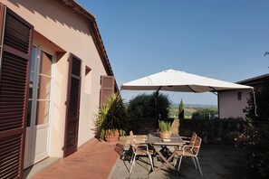 屋外ダイニングエリア