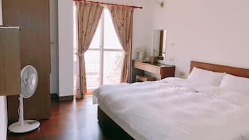 Romantic Double Room, Ocean View | Blackout drapes, free WiFi, bed sheets