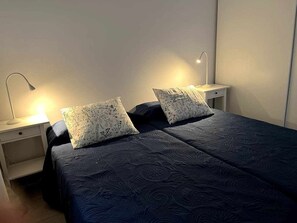 2 bedrooms, iron/ironing board, travel crib, free WiFi