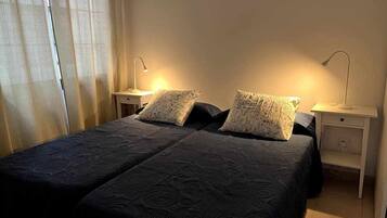 2 bedrooms, iron/ironing board, travel crib, free WiFi