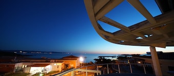 penthouse with sea view in a luxury beachfront villa in IsolaRossa