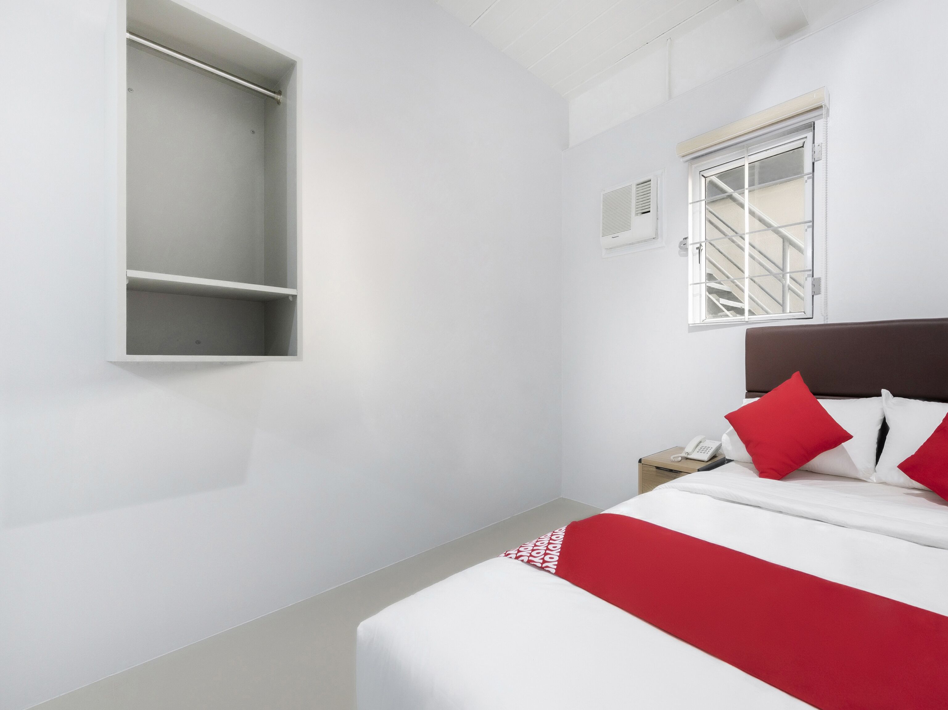 deluxe double room | free wifi, bed sheets