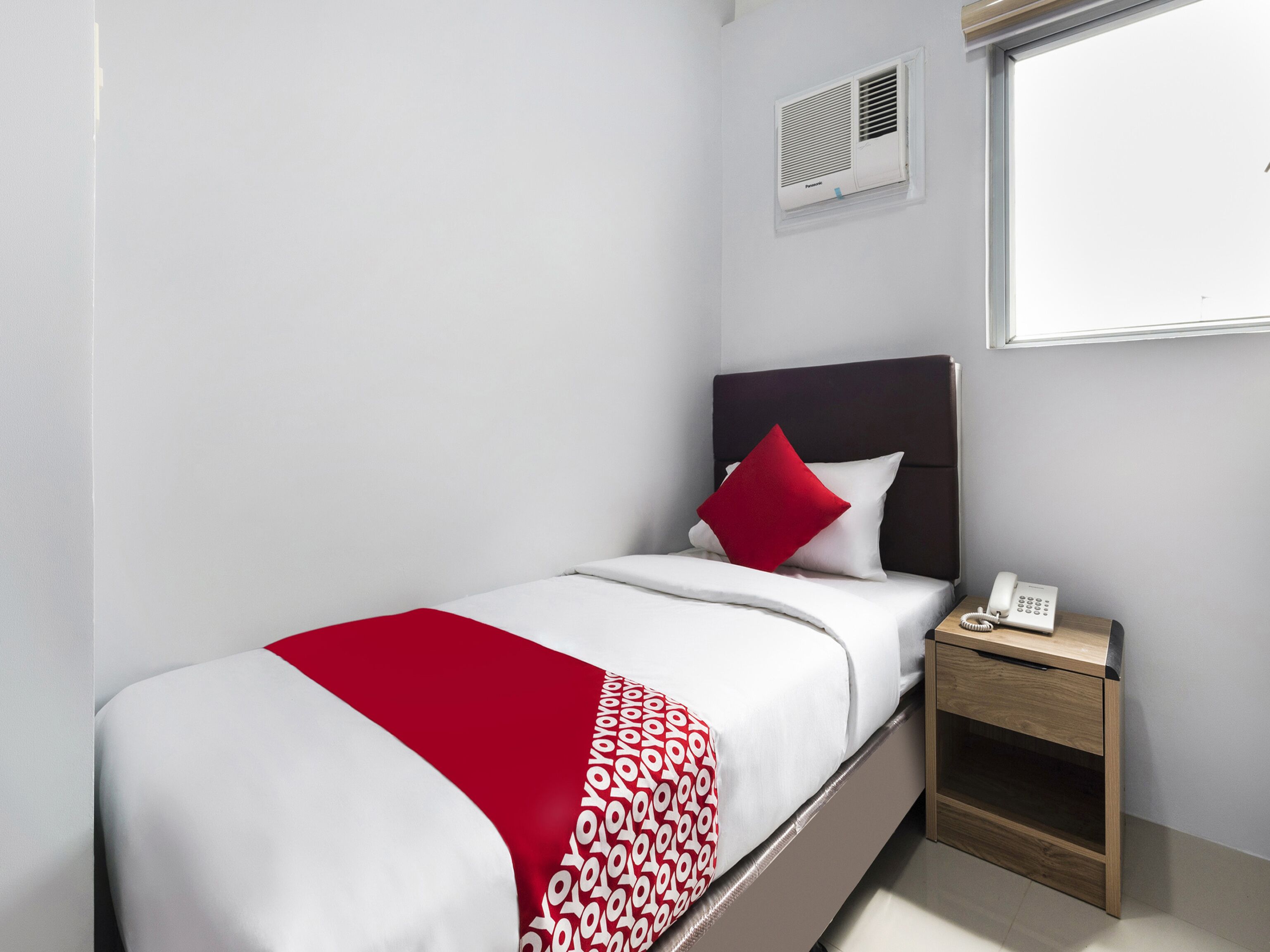 saver single room | free wifi, bed sheets