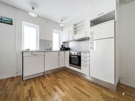 Apartment, 1 Bedroom, Allergy Friendly (112) | Private kitchen | Fridge, stovetop, coffee/tea maker, electric kettle
