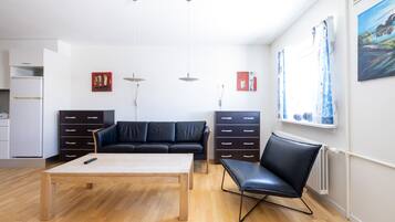 Apartment, 1 Bedroom (111) | Living area