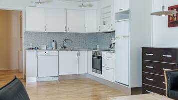 Apartment, 1 Schlafzimmer (111) | Eigene Küche | Kühlschrank, Herdplatte, Wasserkocher mit Kaffee-/Teezubehör