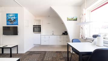 Studio | Private kitchen | Fridge, stovetop, coffee/tea maker, electric kettle