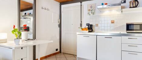 Fridge, microwave, stovetop, toaster