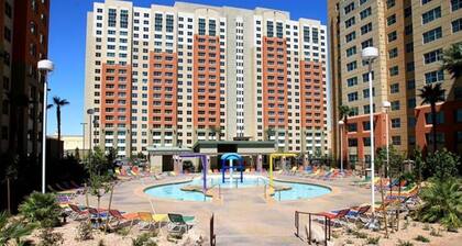 For 4 or 8 (2 condos) guests at the Grandview