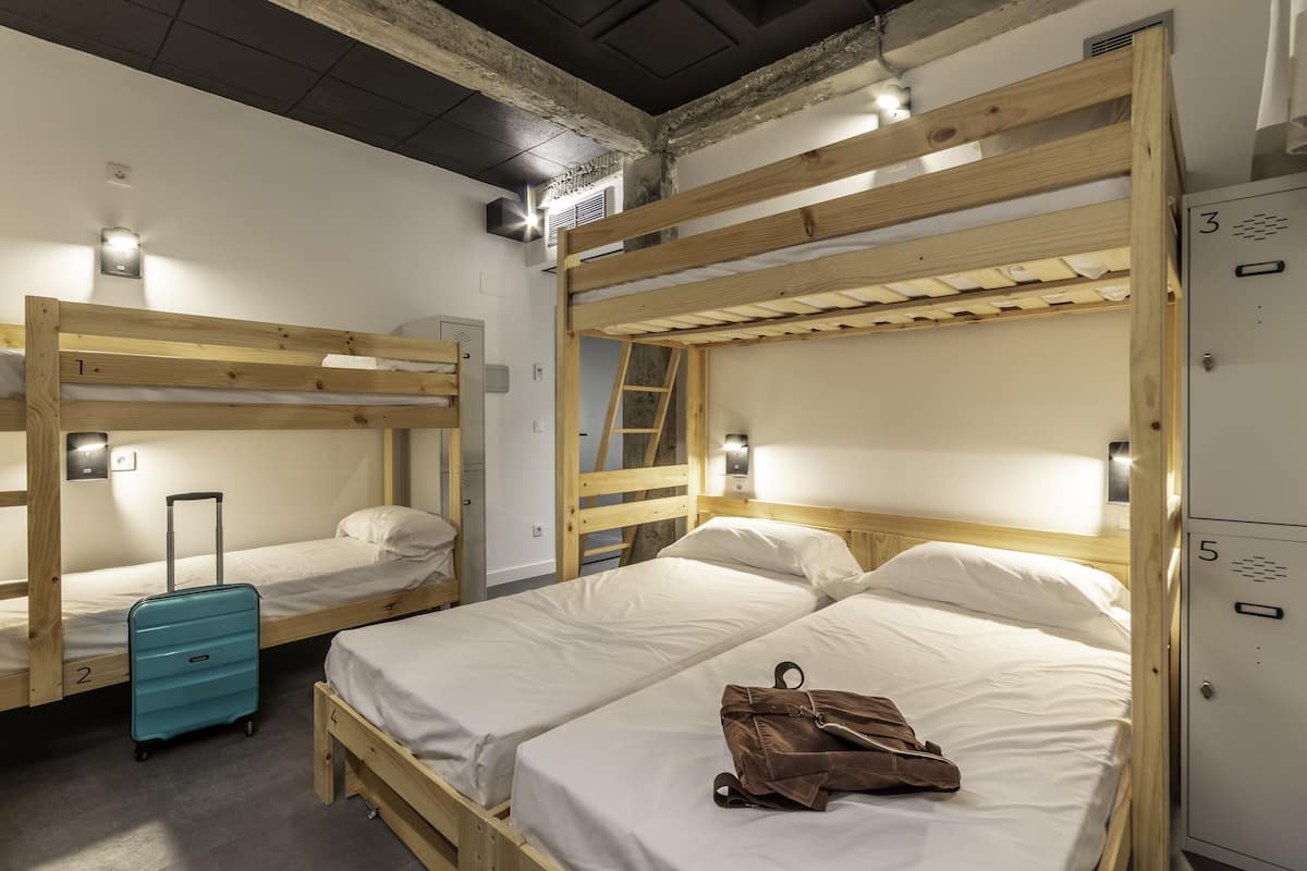 Room, Private Bathroom (5 people)